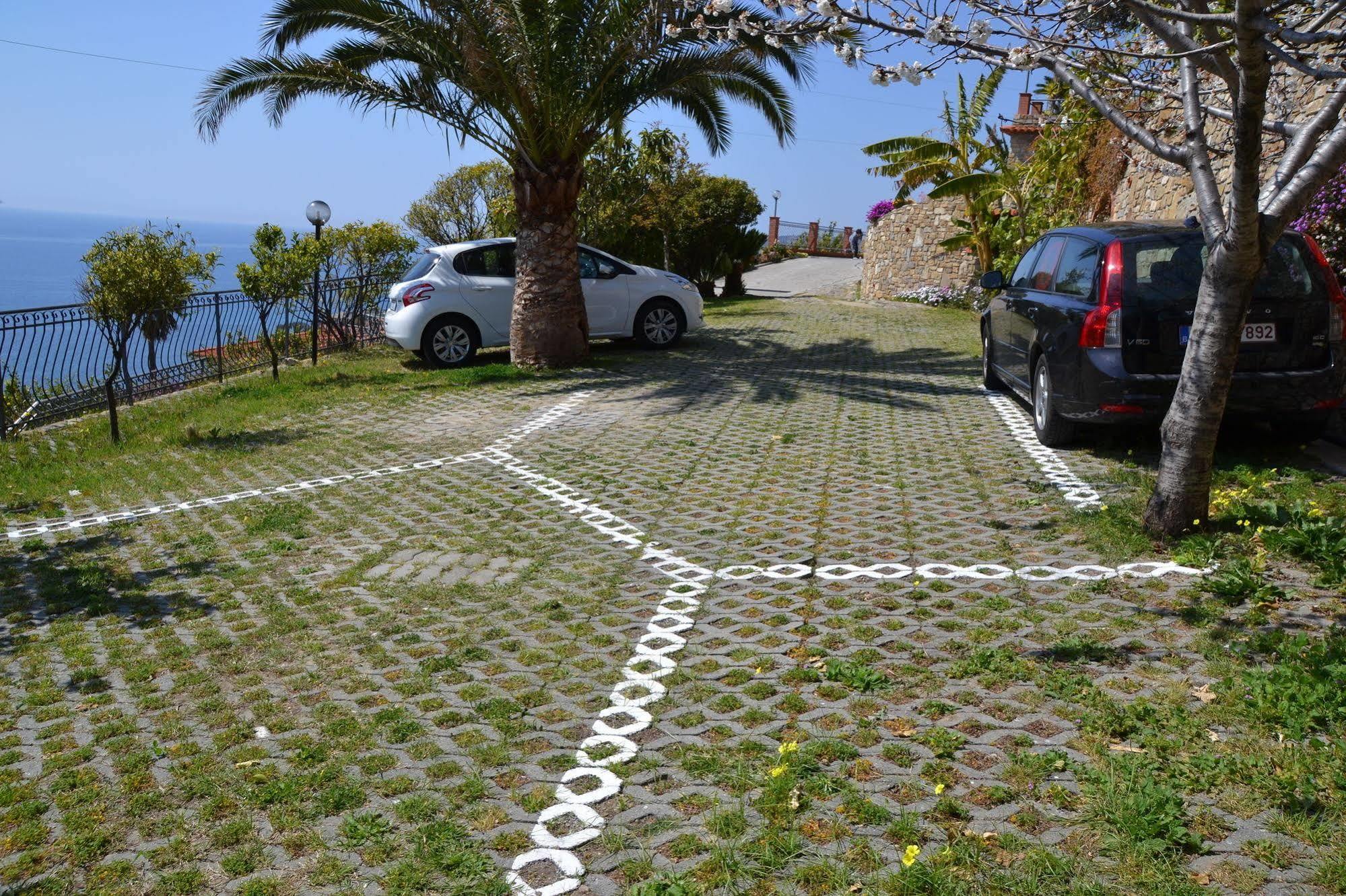 Le Terrazze Appartamenti Vacanze Sanremo Bagian luar foto