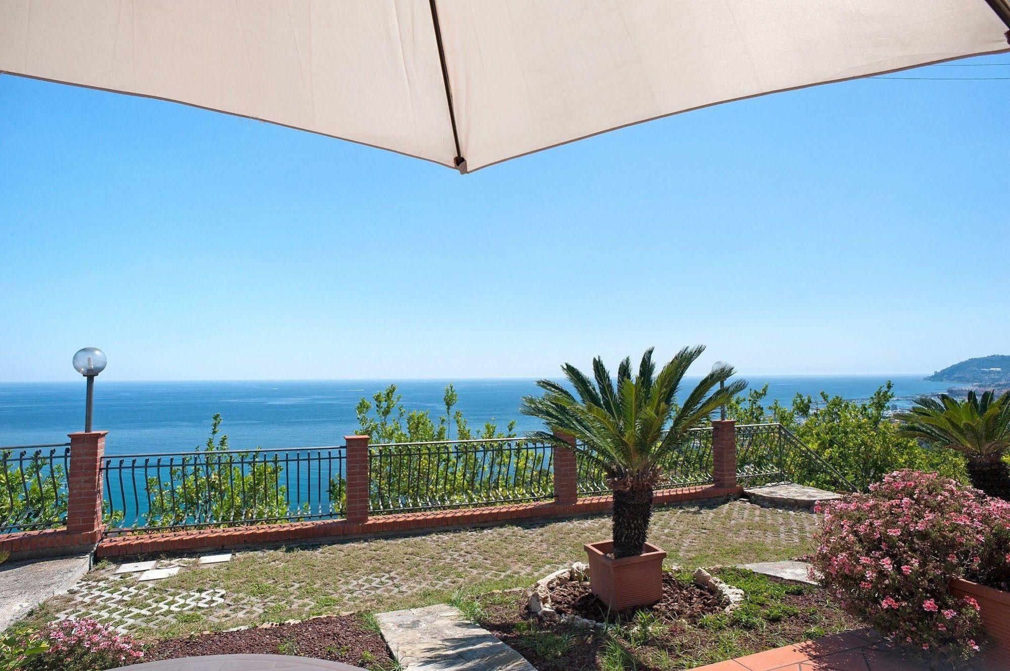 Le Terrazze Appartamenti Vacanze Sanremo Bagian luar foto